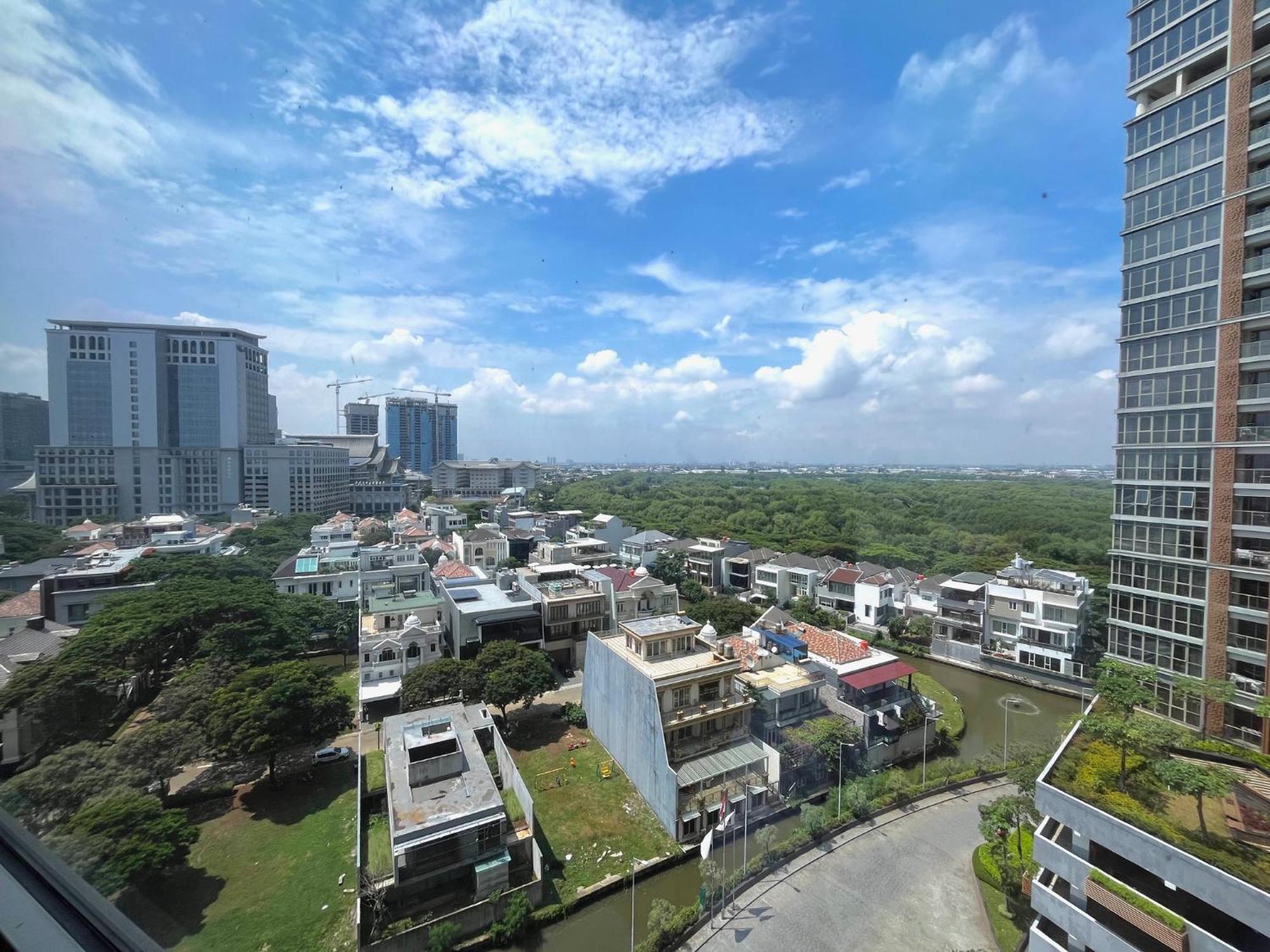 Gold Coast Pik Sea View Apartments By Longesuites Giacarta Esterno foto