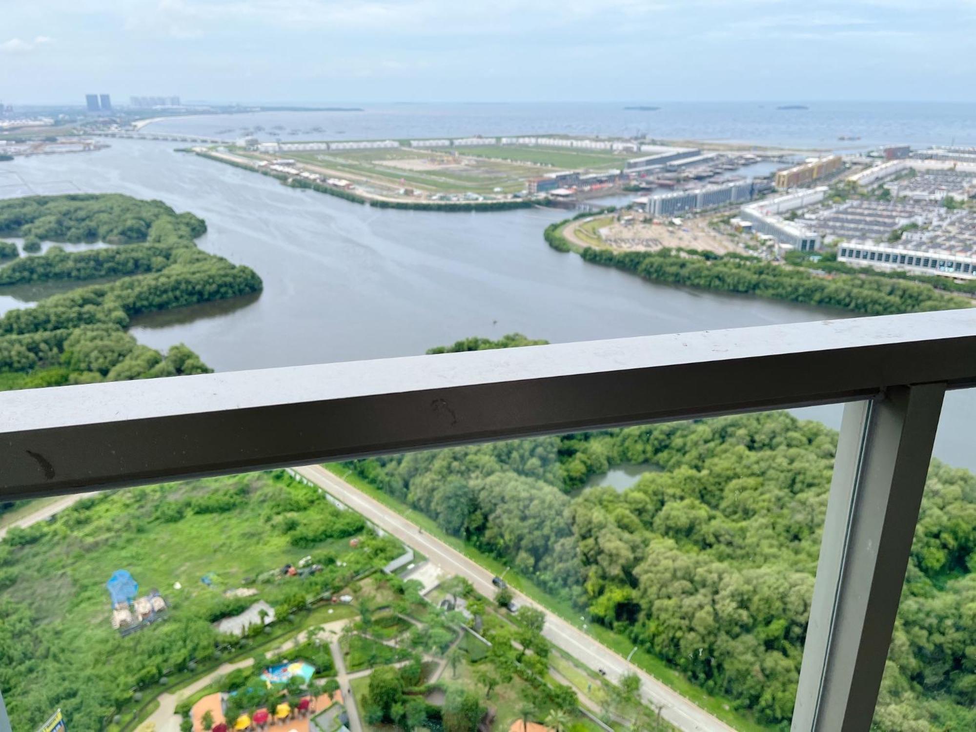 Gold Coast Pik Sea View Apartments By Longesuites Giacarta Camera foto