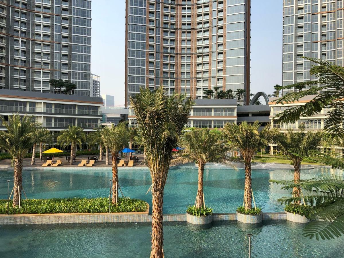 Gold Coast Pik Sea View Apartments By Longesuites Giacarta Esterno foto