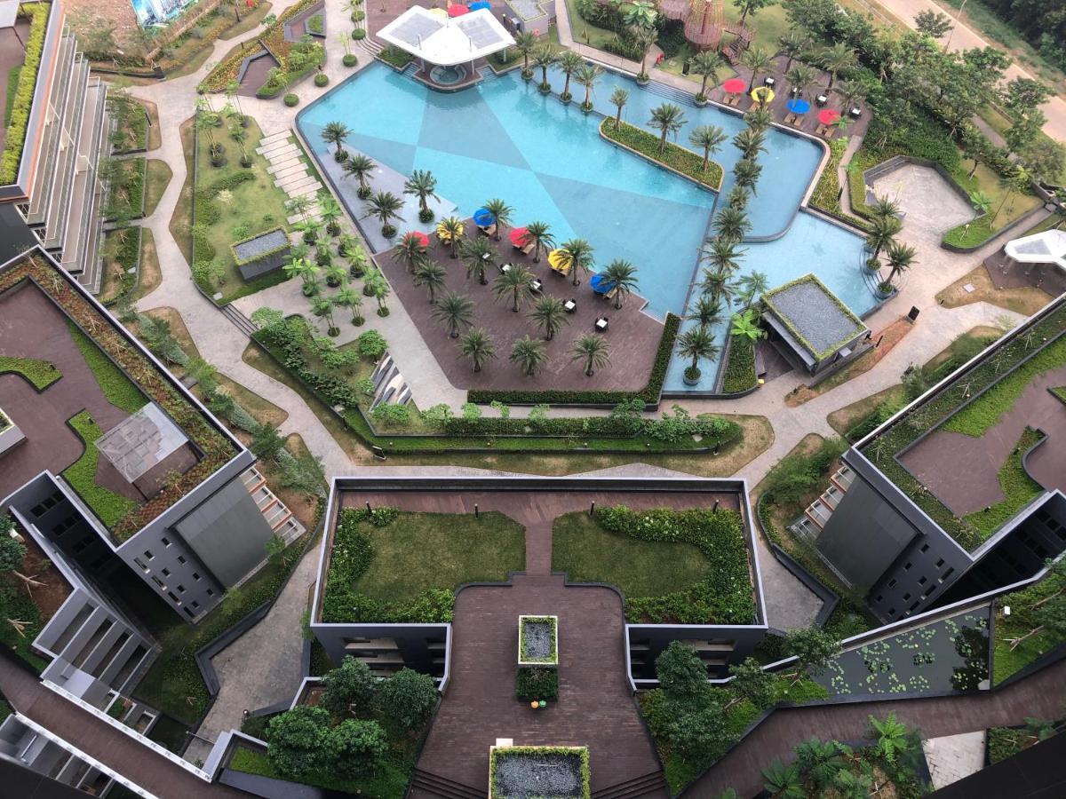 Gold Coast Pik Sea View Apartments By Longesuites Giacarta Esterno foto