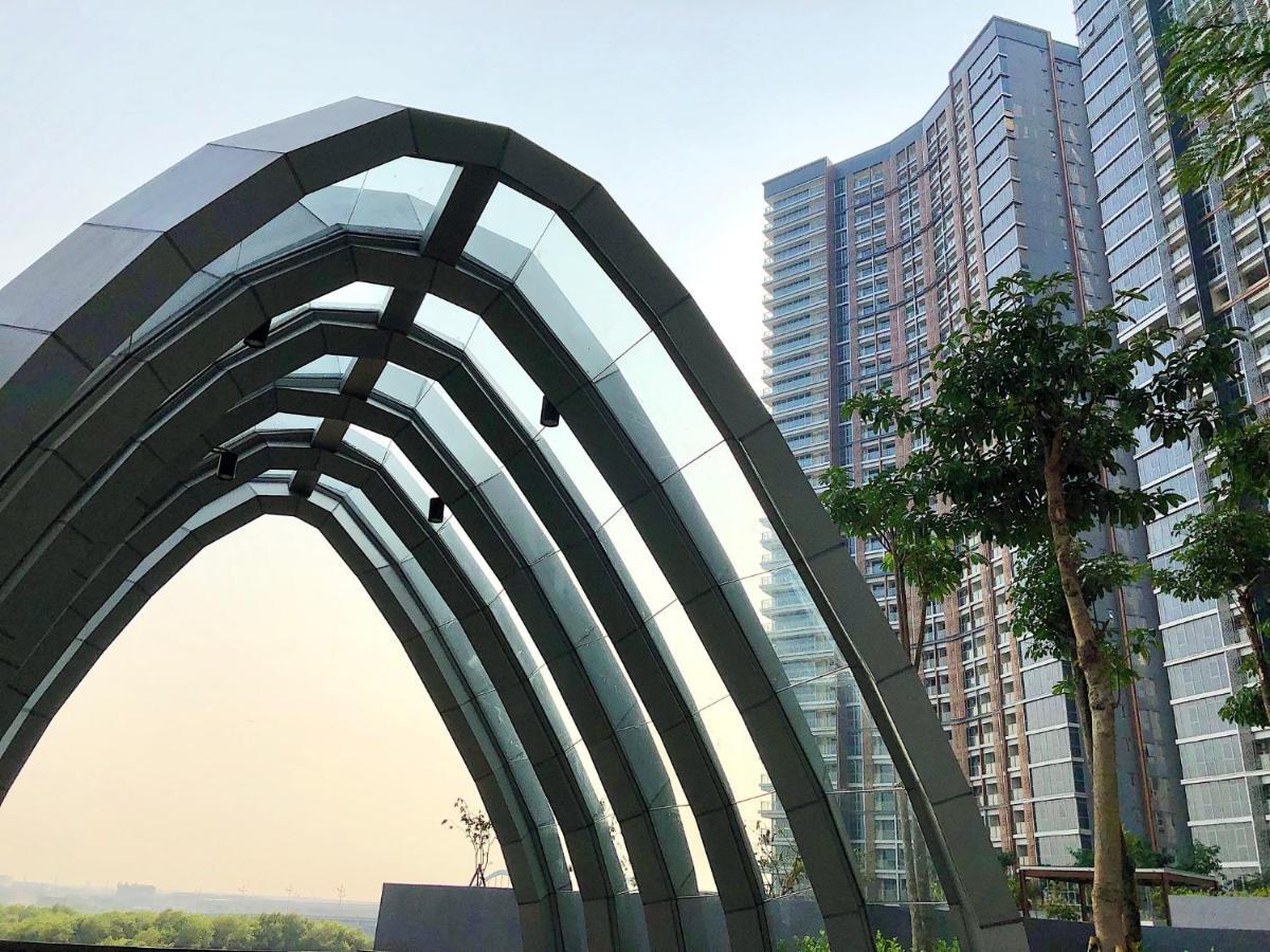 Gold Coast Pik Sea View Apartments By Longesuites Giacarta Esterno foto