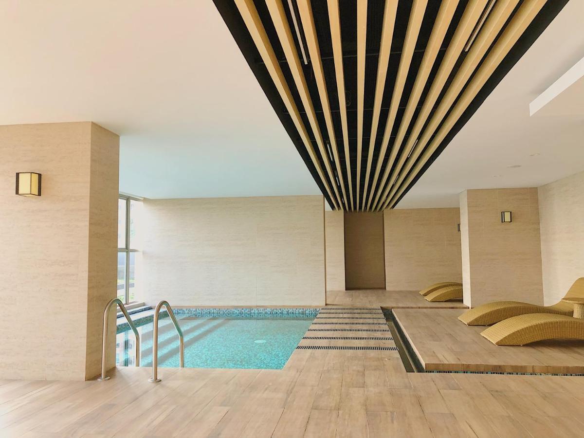 Gold Coast Pik Sea View Apartments By Longesuites Giacarta Esterno foto