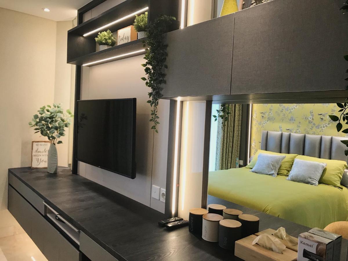 Gold Coast Pik Sea View Apartments By Longesuites Giacarta Esterno foto
